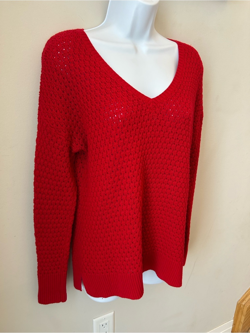 American Eagle Outfitters Red V‑Neck Open Knit Sweater Size Small